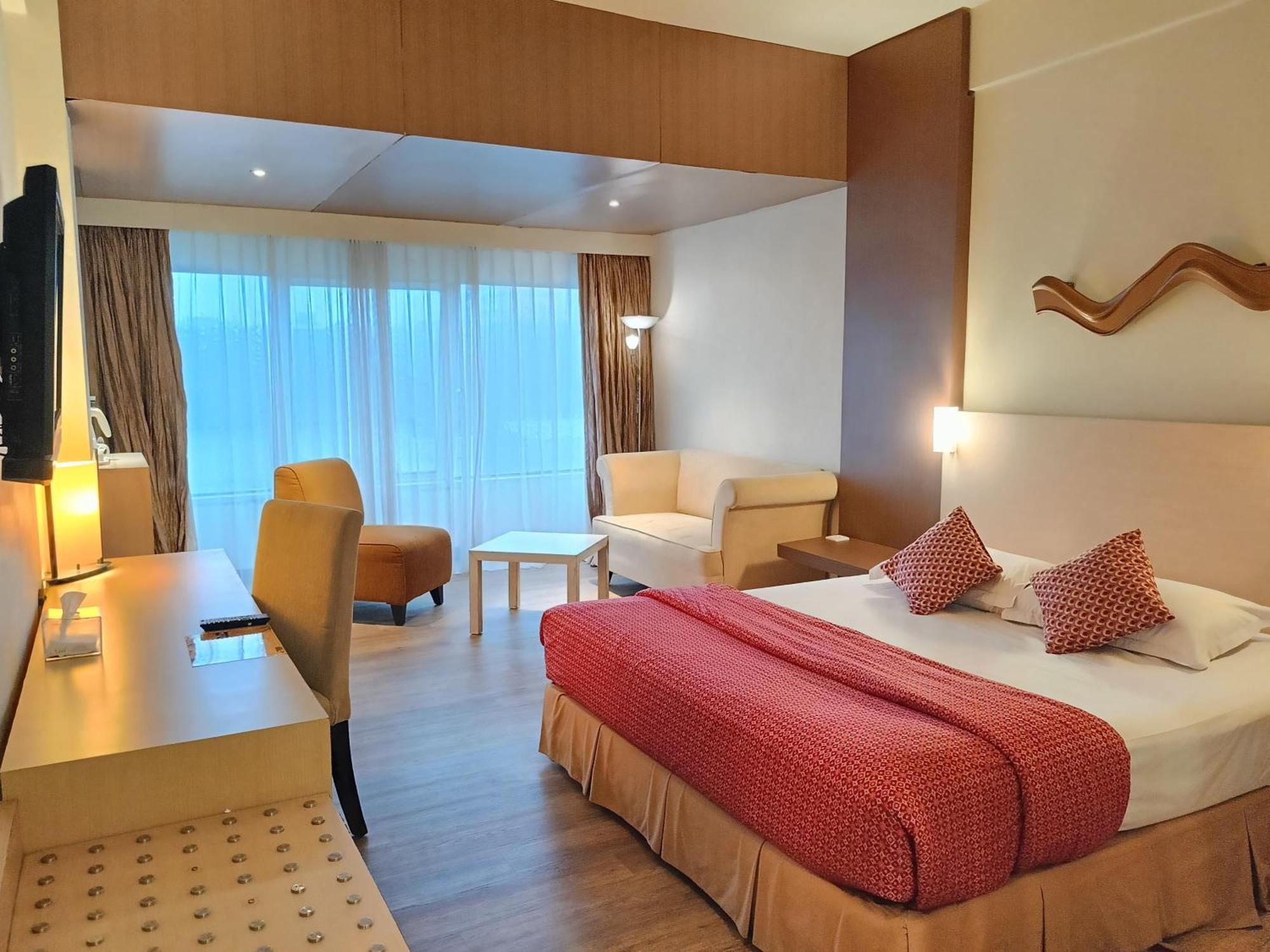Lux Tychi Hotel Malang Exterior photo